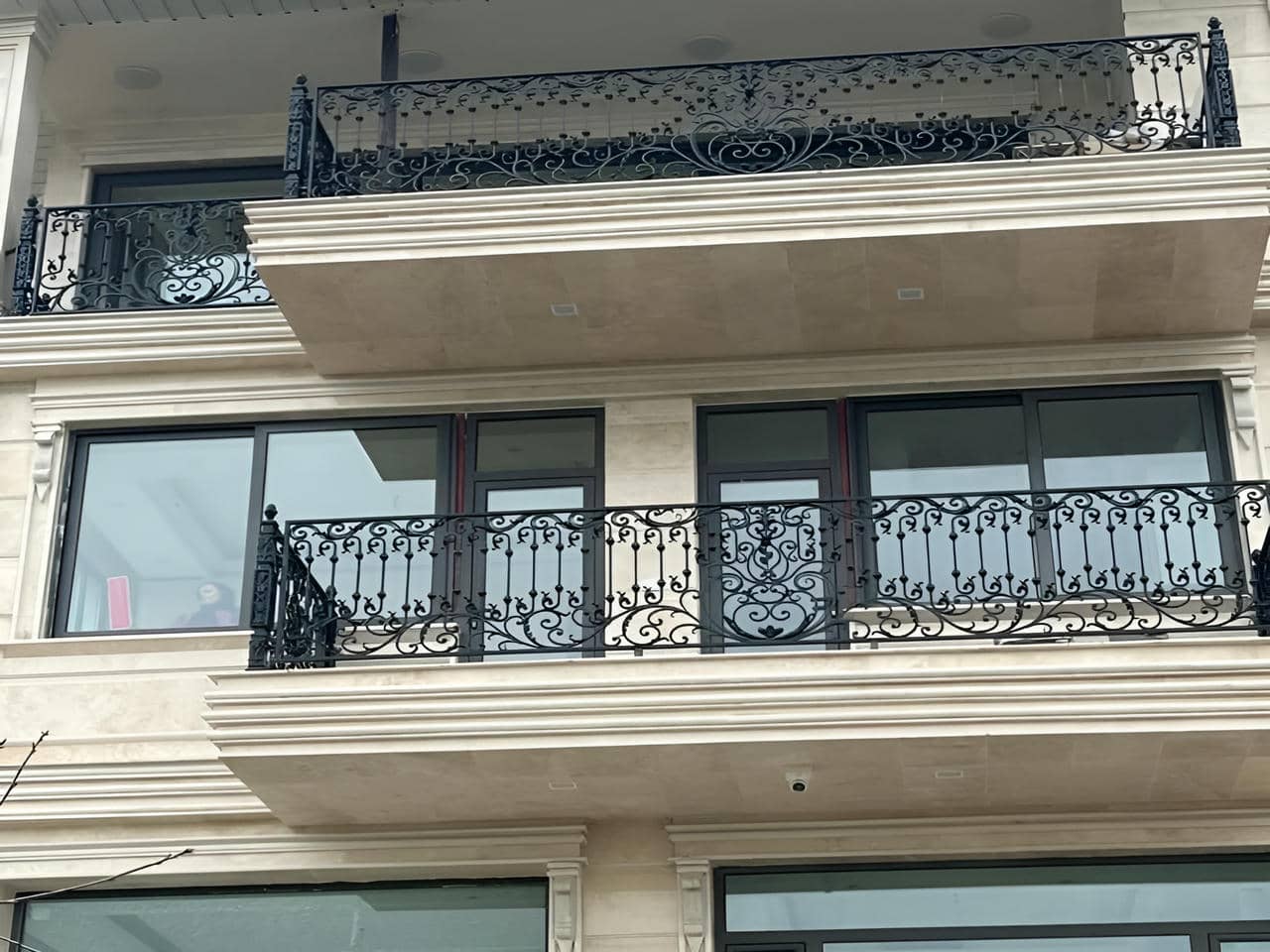 حفاظ بالکن | ایمن کمک حفاظ بالکن
