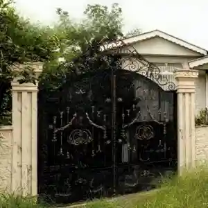 درب فلزی پیچک طرح کلاسیک لوکس