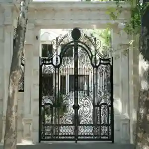 خرید درب حیاط ویلایی فلزی کلاسیک