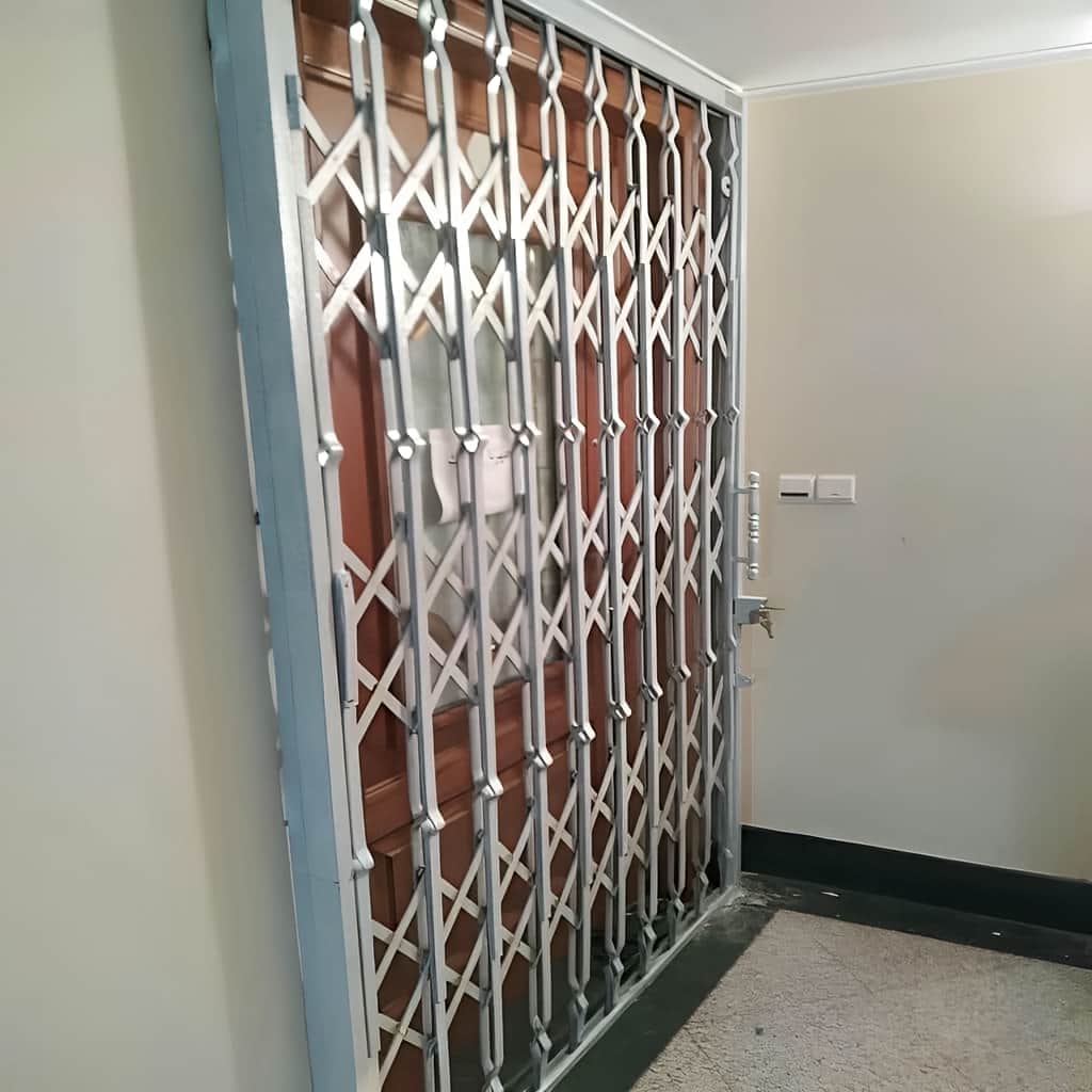 قیمت حفاظ پشت درب آکاردئونی سه گل در بندرعباس