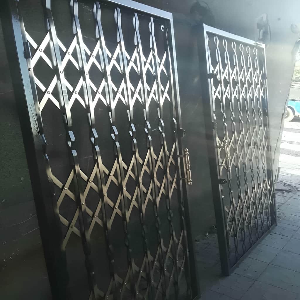 قیمت حفاظ پشت درب آکاردئونی سه گل در مهرشهر کرج