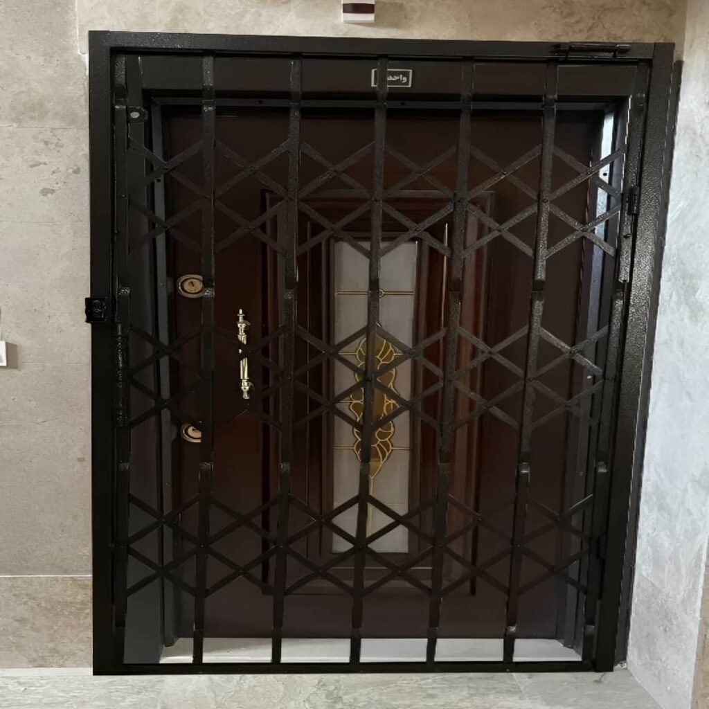 خرید حفاظ پشت درب آکاردئونی دوگل در پرند