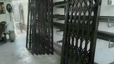 حفاظ پشت درب آکاردئونی در رشت