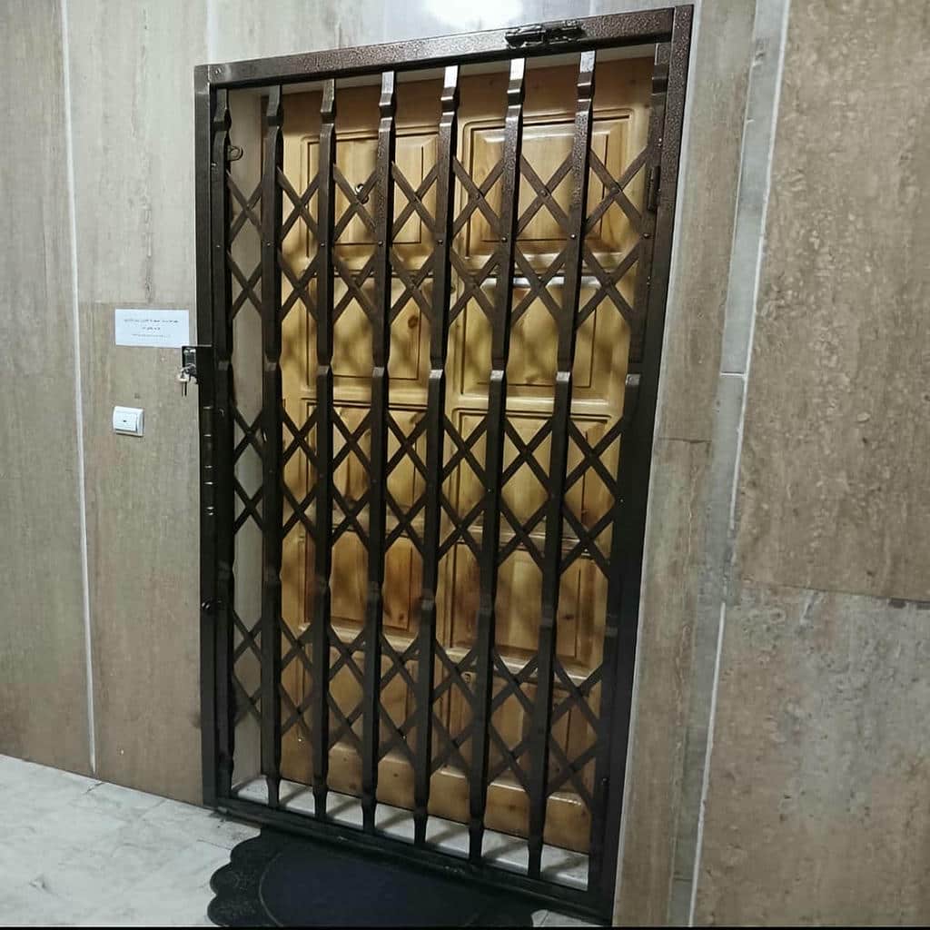 فروش حفاظ پشت درب آکاردئونی پروفیلی در گنبدکاووس