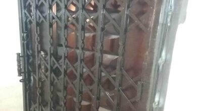 حفاظ پشت درب آکاردئونی در بابل