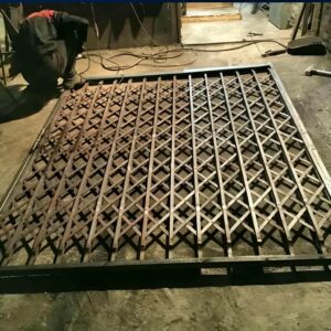 حفاظ پشت درب آکاردئونی در فردیس کرج