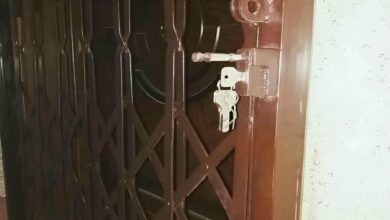 حفاظ پشت درب آکاردئونی در آبسرد
