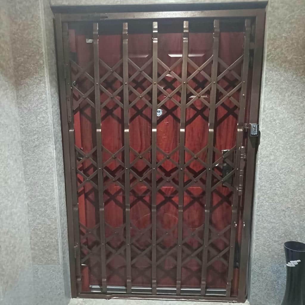 خرید حفاظ پشت درب آکاردئونی دوگل در کردان