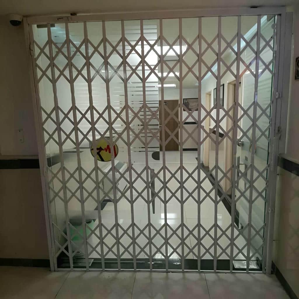 حفاظ درب آکاردئونی در استان گیلان