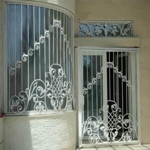 حفاظ پنجره در بندر انزلی