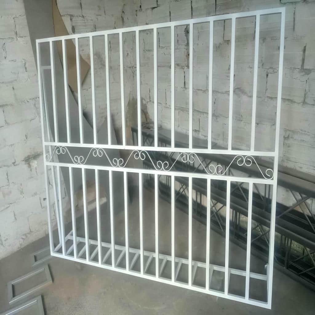 نصب حفاظ پنجره فرفورژه در چالوس