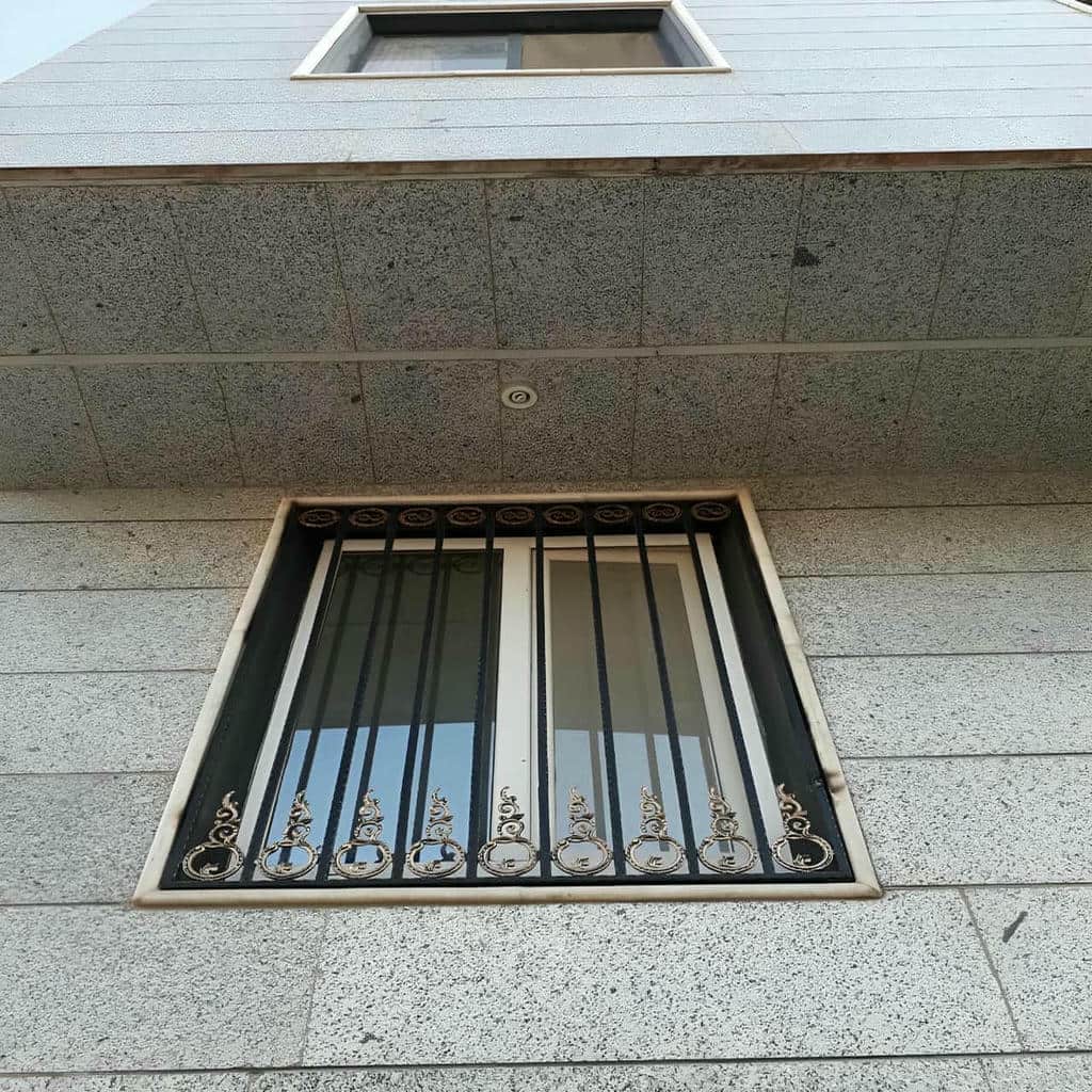 نصب حفاظ پنجره فرفورژه در اصفهان