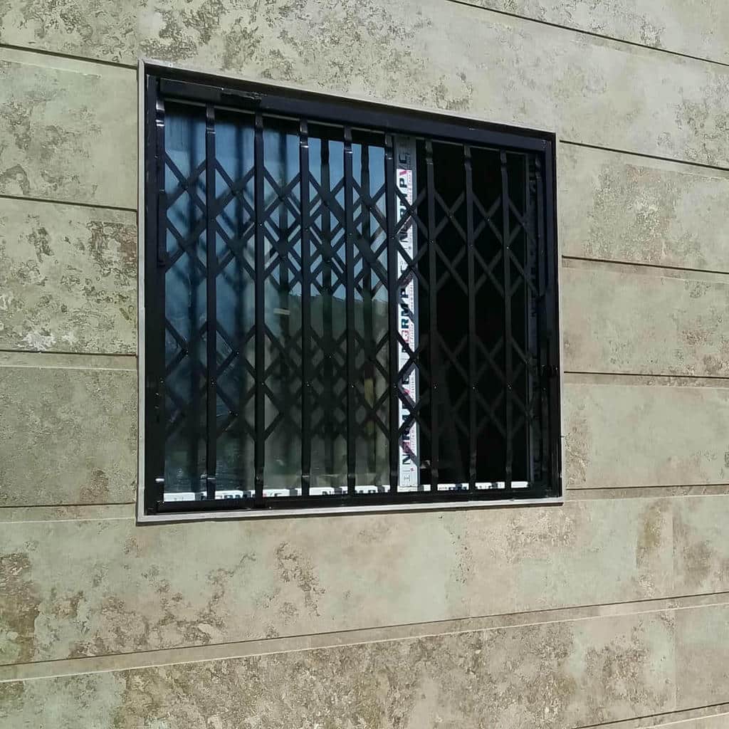 نصب حفاظ پنجره فرفورژه در قشم