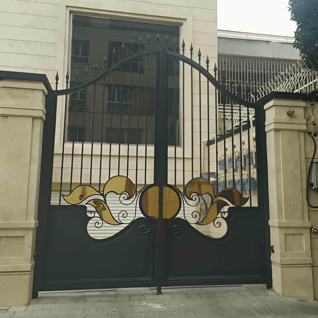 درب حیاط ویلایی در کمال شهر