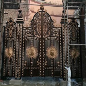درب حیاط ویلایی در کرمانشاه