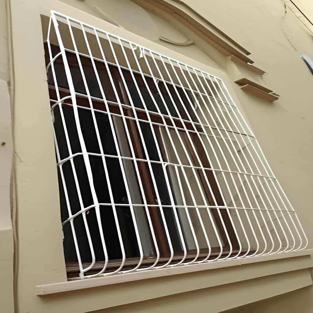 حفاظ پنجره با جوشکاری تمیز اتصالات