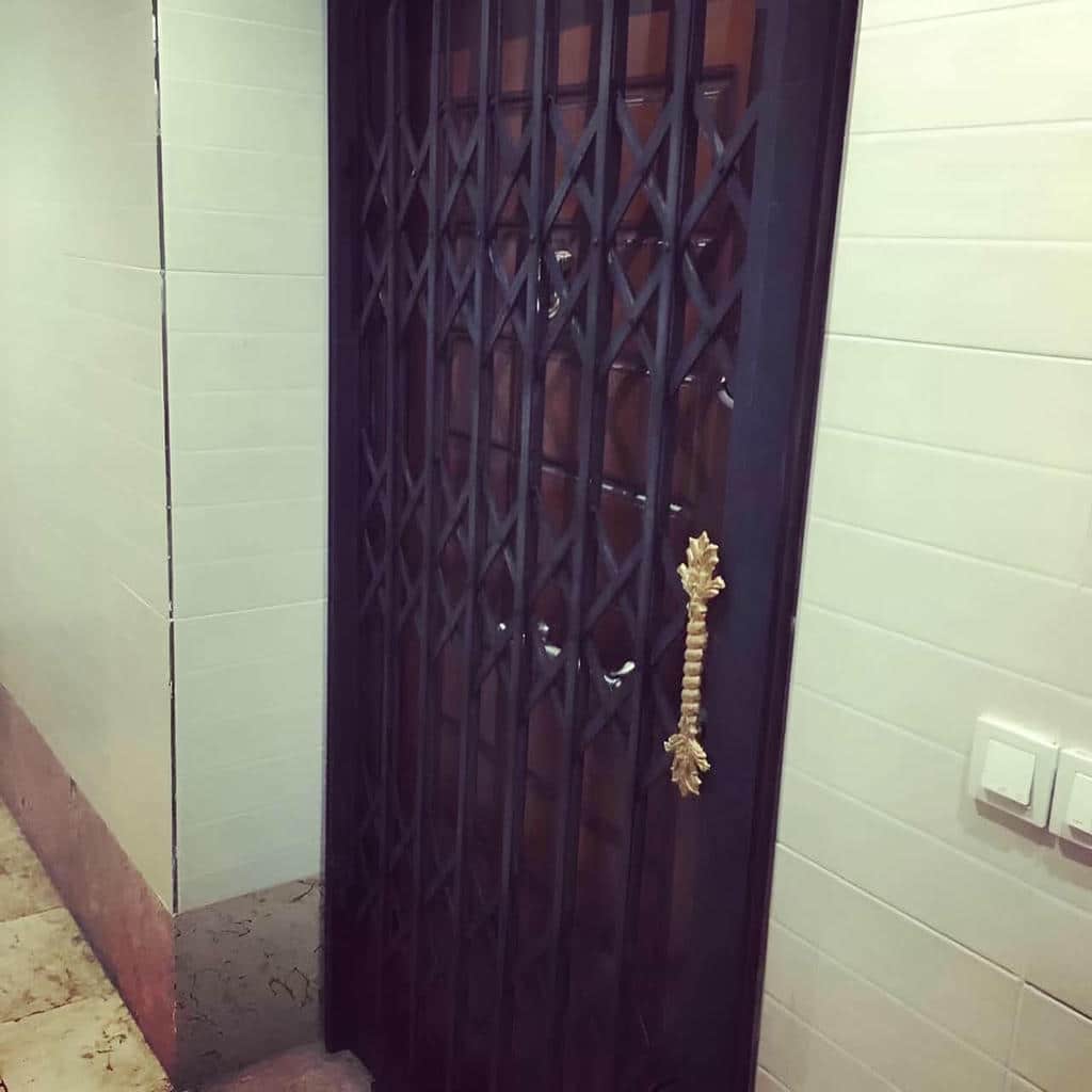 قفل درب آکاردئونی با بدنه مقاوم در برابر ضربه