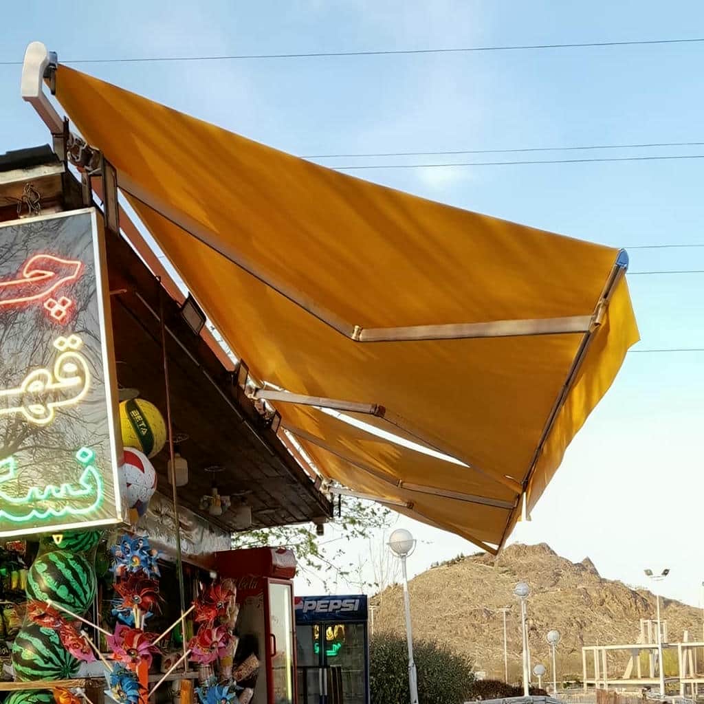 سایبان برقی تراس و بالکن با رول بولت مناسب برای اتصال محکم