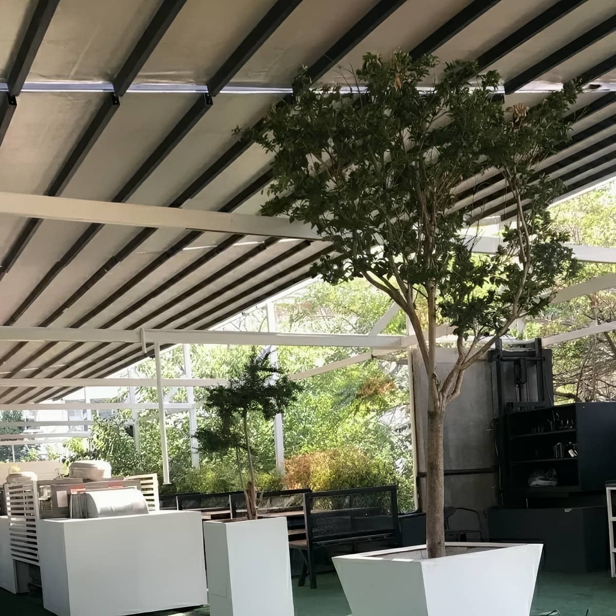 سقف برقی شیشه ای لوکس با ریل حرکتی دقیق
