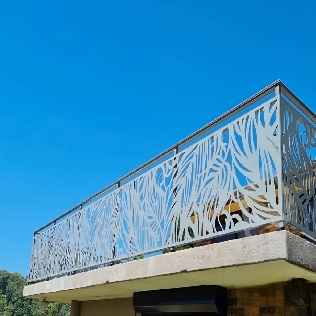 خرید نرده سی ان سی برای بالکن و نما خرید نرده سی ان سی برای بالکن و نما