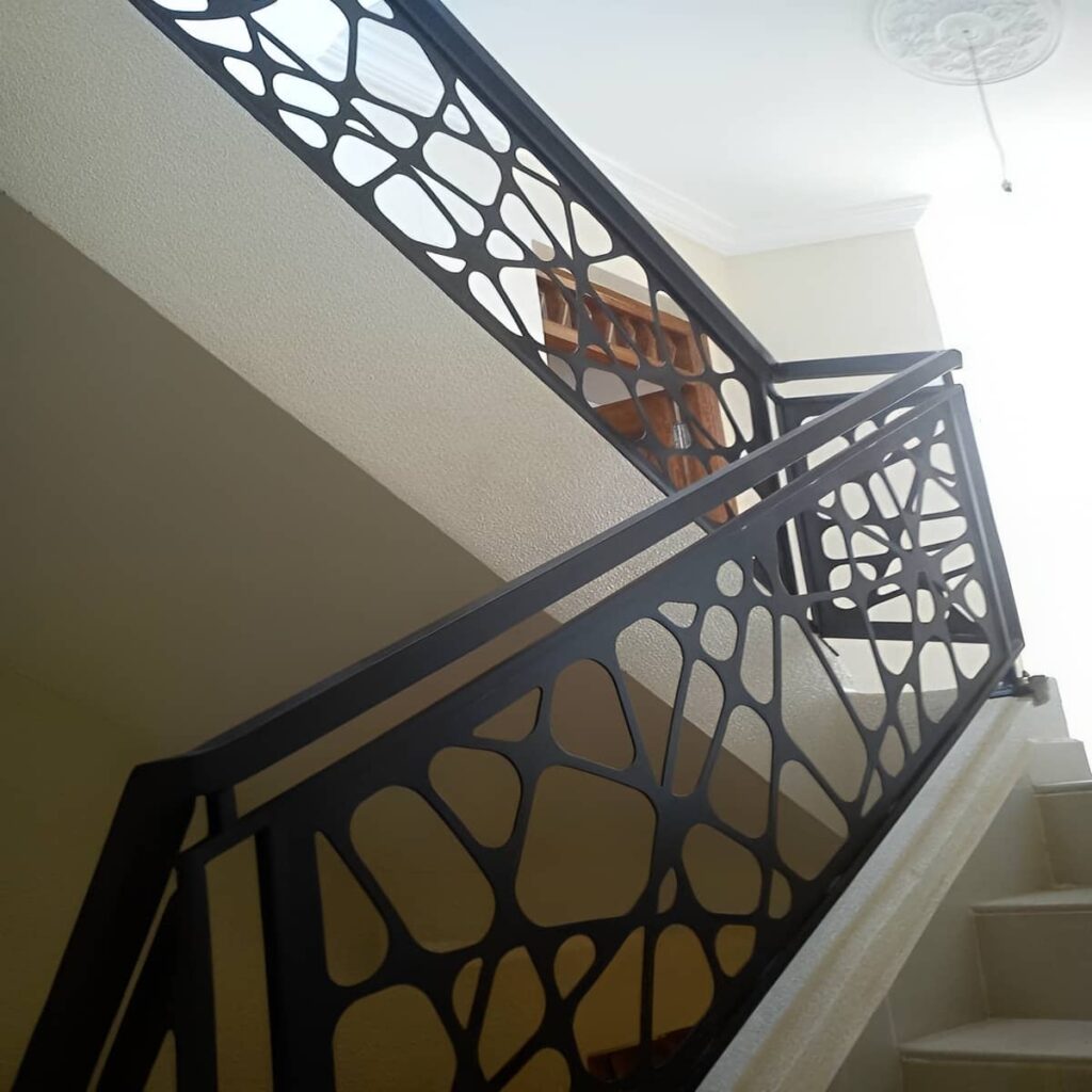 اجرای نرده لیزری دکوراتیو در ساختمان اجرای نرده لیزری دکوراتیو در ساختمان