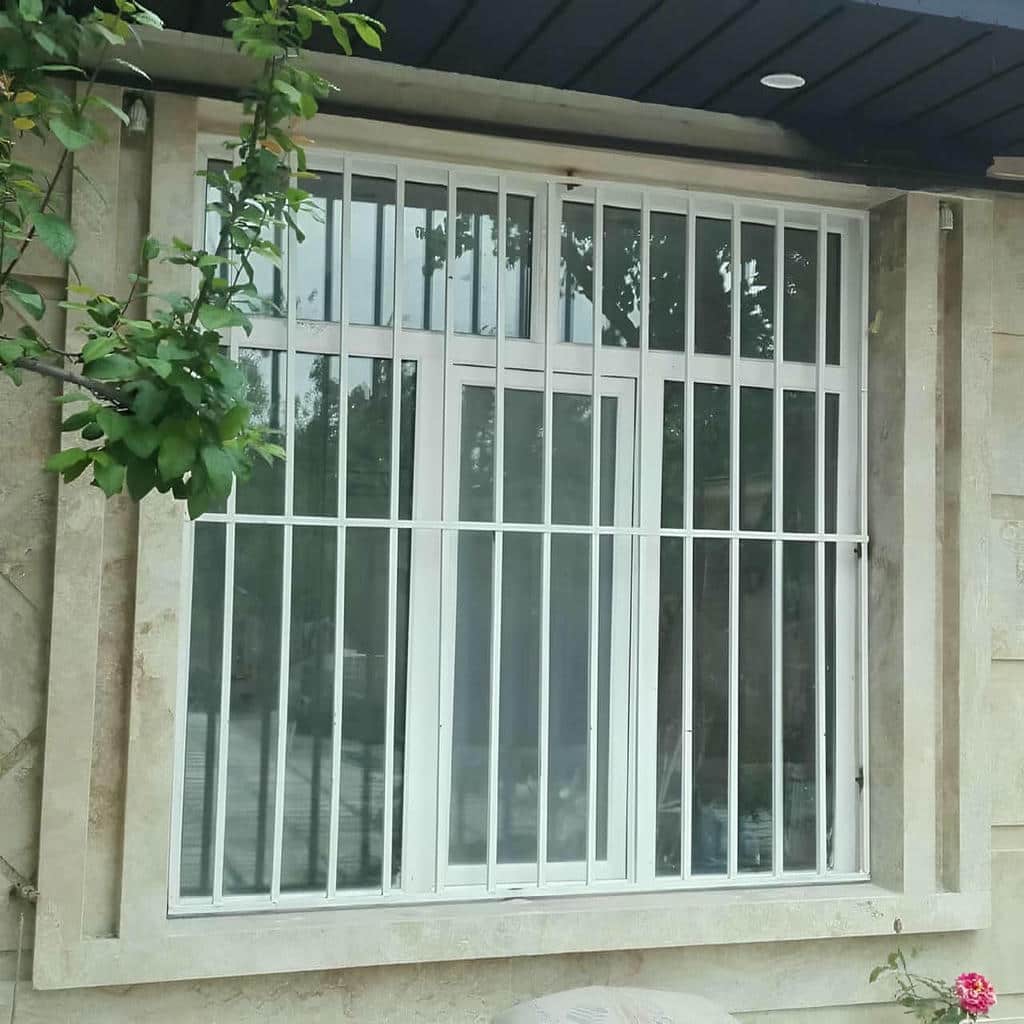 حفاظ پنجره با رنگ مقاوم در برابر زنگ زدگی