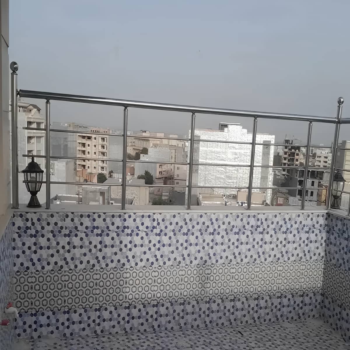 هندریل استیل دیواری با پایه های محکم