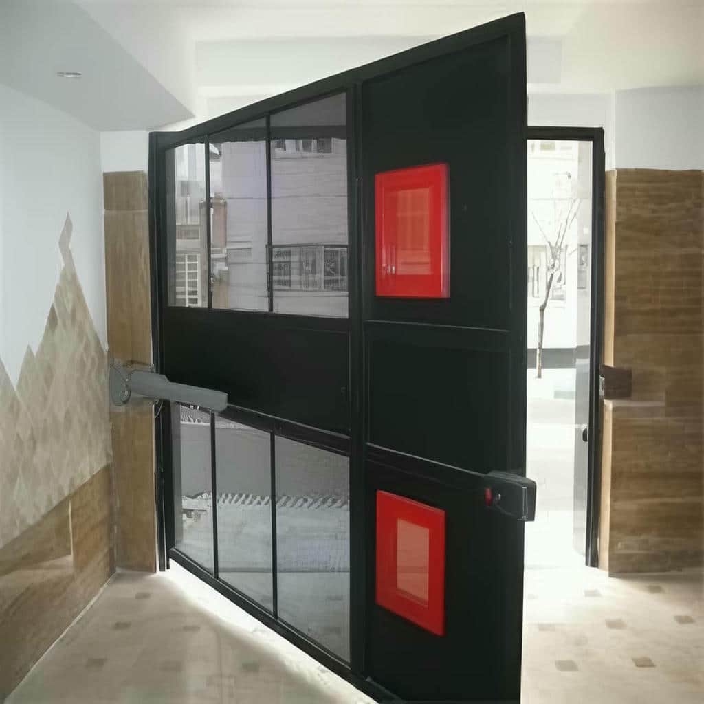 جک درب پارکینگ با موتور بازویی روی درب لولایی