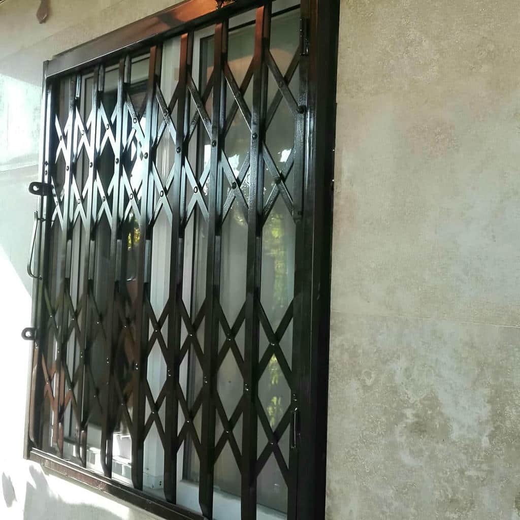 سفارش درب حفاظ فلزی ورودی واحد با شبکه سفارشی