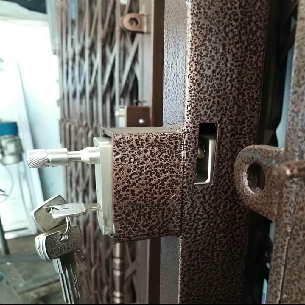 فروش حفاظ آکاردئونی درب واحد مسکونی با طرح متراکم