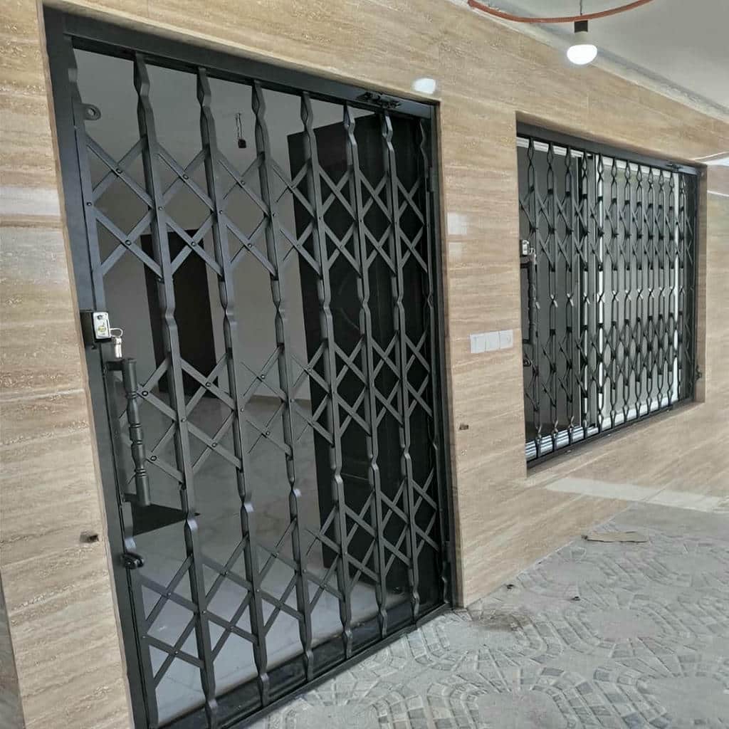 14 طرح درب آکاردئونی تسمه پهن آهنی