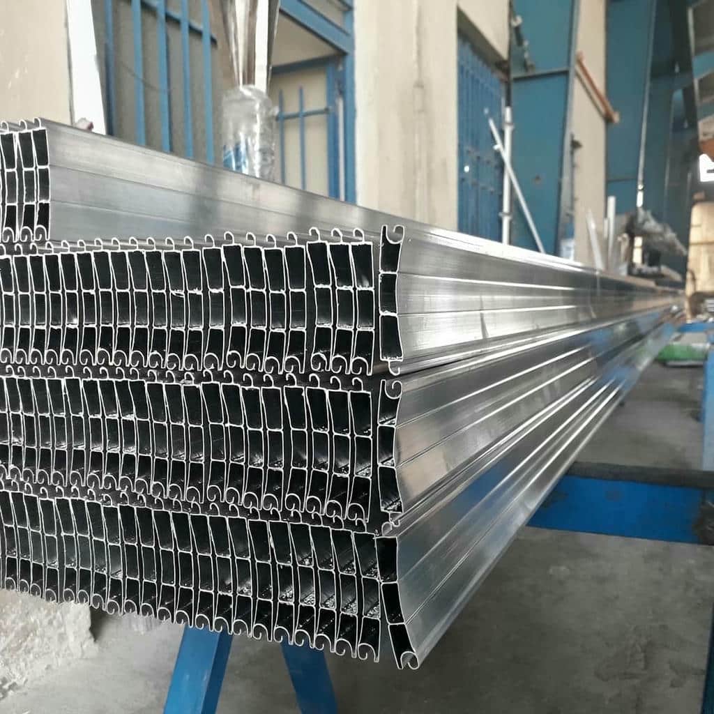 اجرای کرکره برقی صنعتی فولادی با موتور متناسب