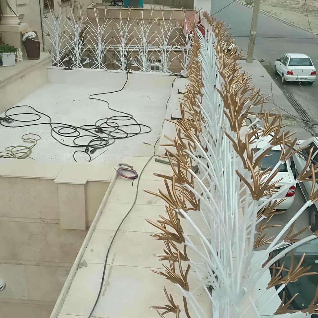 مدل متقارن حفاظ لیلیوم دیوار لوکس ویلا با شاخههای منظم