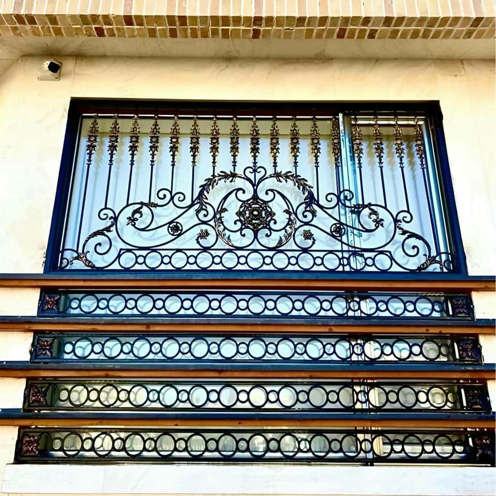 9 نمونه نرده پنجره فلزی شاسی دار
