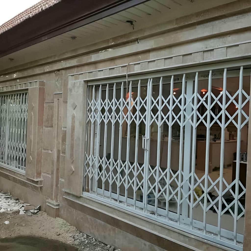 حفاظ پنجره بالکن تراس هندسی با جوش و پوشش دقیق