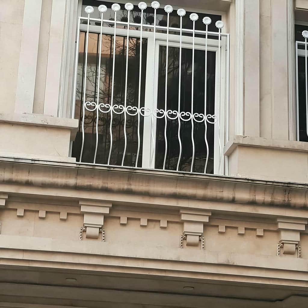 نصب حفاظ پنجره شبکه هندسی با مهار اصولی قاب