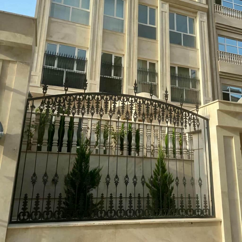 خرید حفاظ سرنیزه ای دیوار حیاط با بررسی تعداد ردیف‌ها
