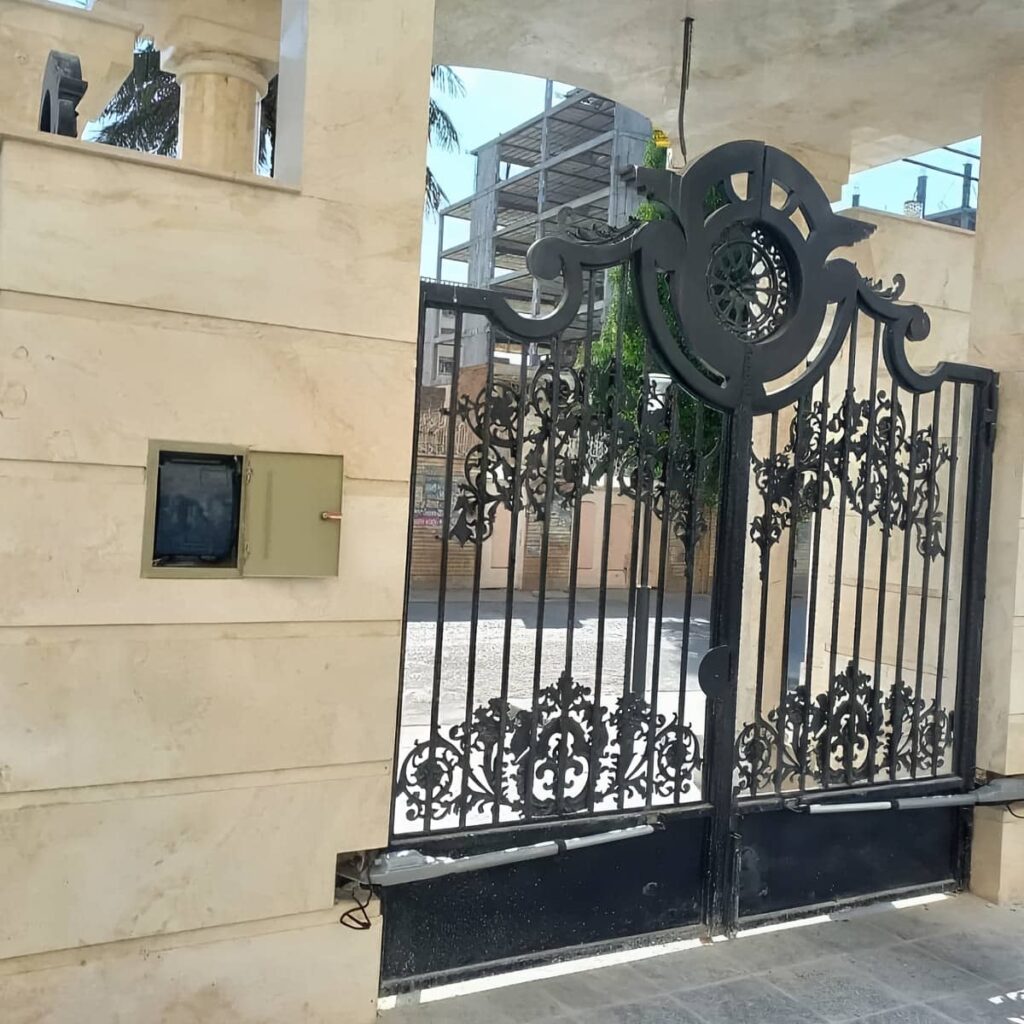 نصب موتور جک پارکینگی بازویی با پایه دقیق
