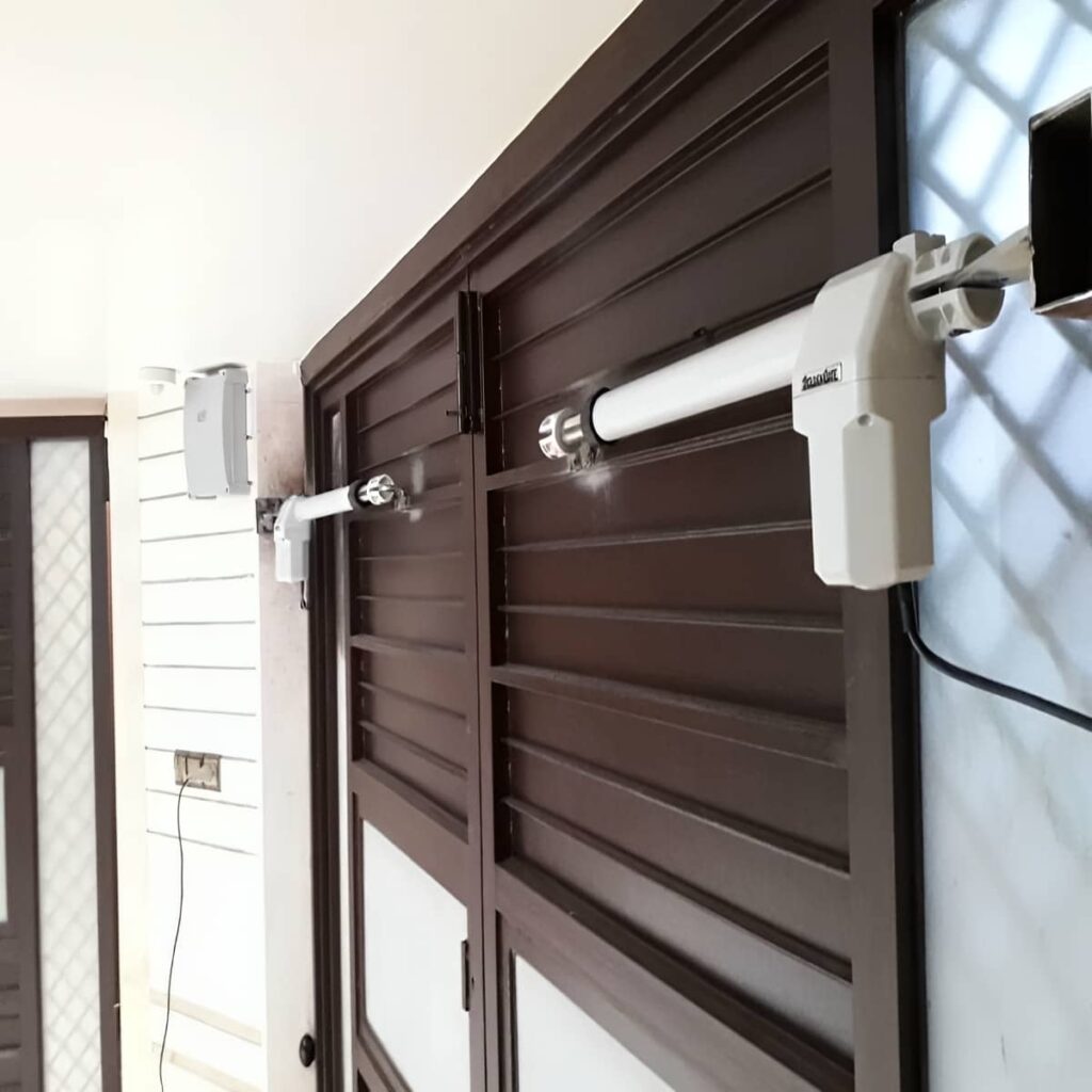 درب پارکینگ جک دار بازویی با شفت مقاوم
