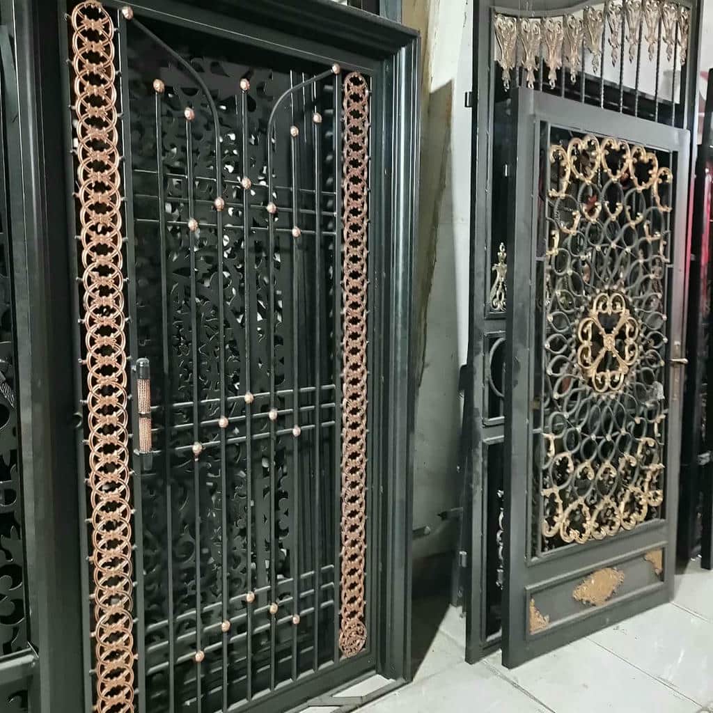 ساخت درب فلزی ریلی باغ با شاسی و پروفیل متناسب