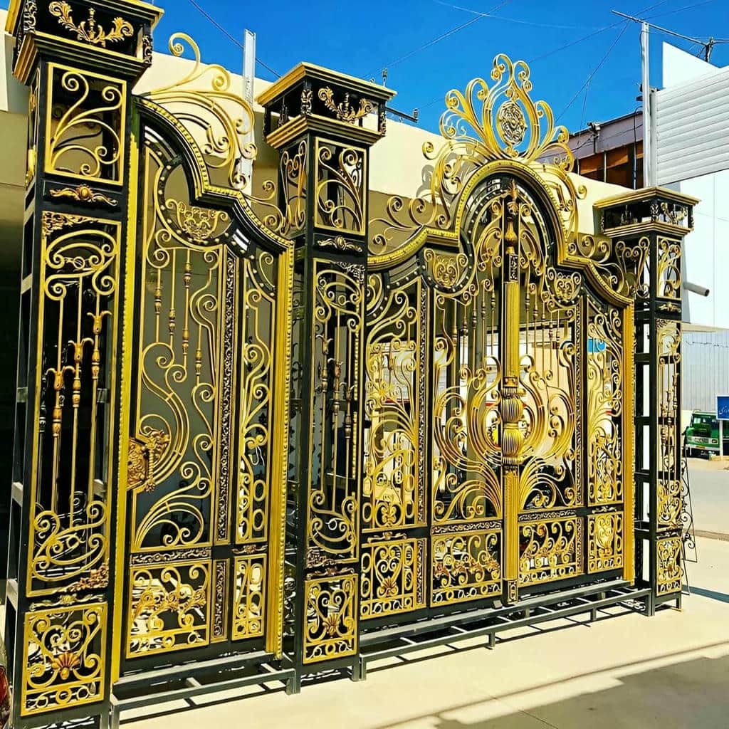 درب پارکینگ CNC پنل فلزی با الگوی انتزاعی