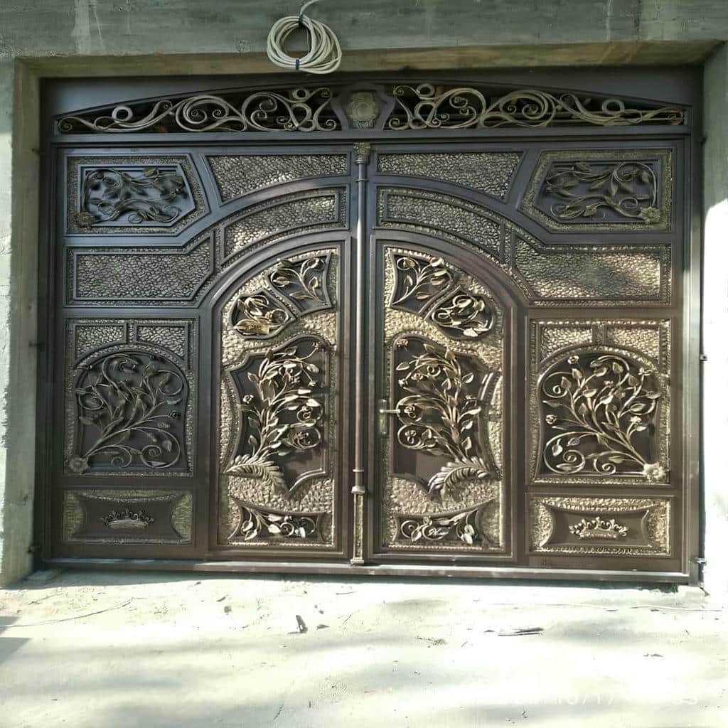 نصب درب حیاط ورودی جنوبی با کنترل تراز