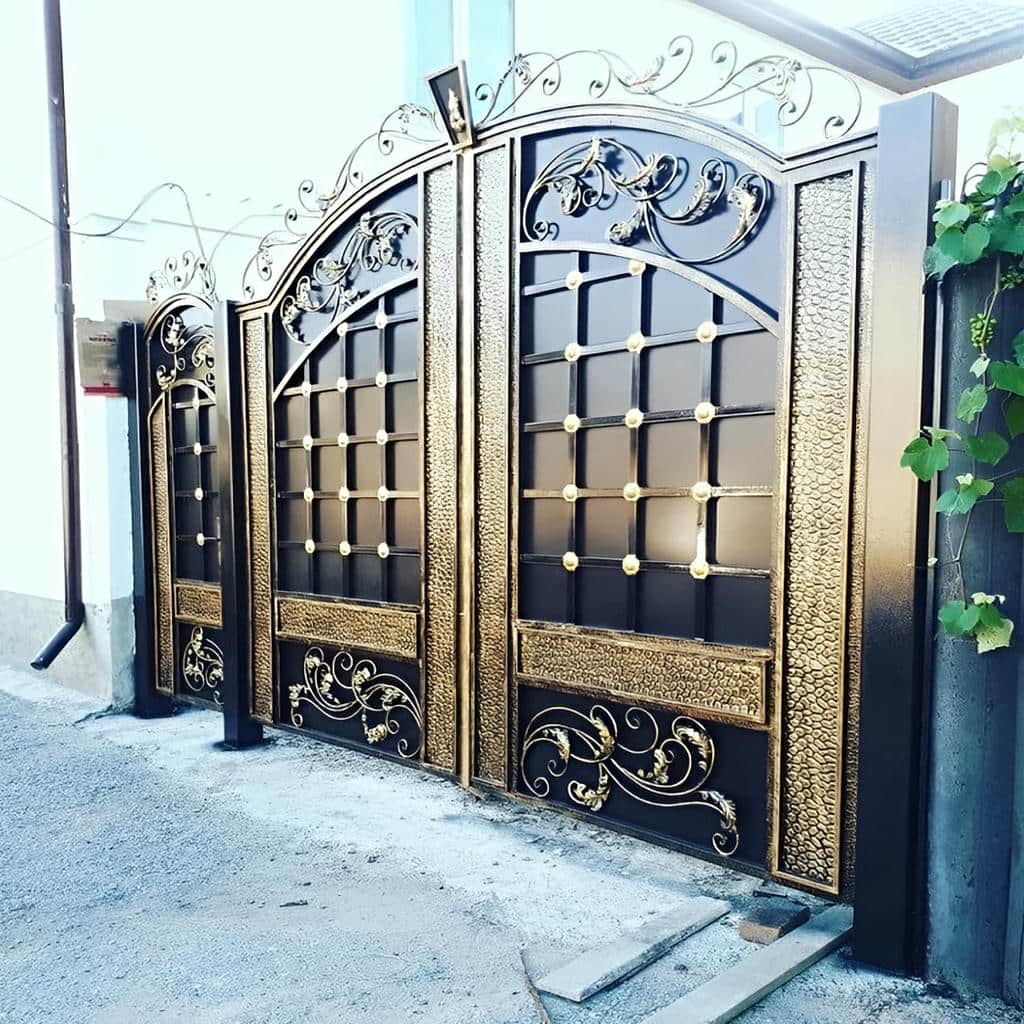 درب پارکینگ لوکس ورودی ویلا با طراحی مینیمال و مشاوره انتخاب مدل