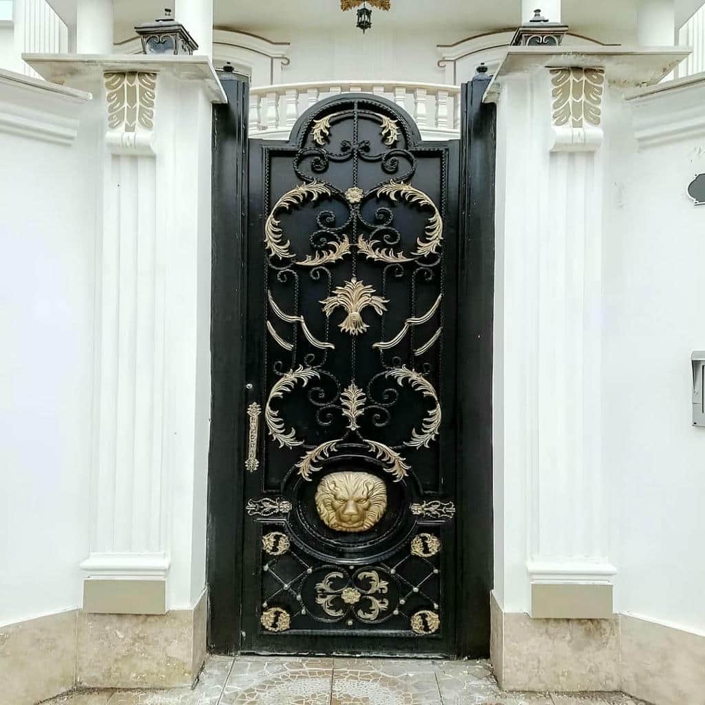 خرید درب ساختمان فرفورژه گل دار با مشاوره پیش از ساخت