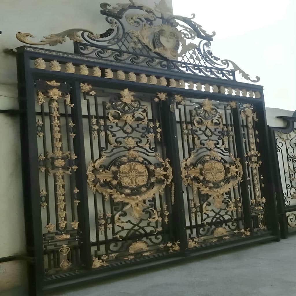 درب پارکینگ ویلایی دو لنگه ساده پروفیلی با طراحی منظم