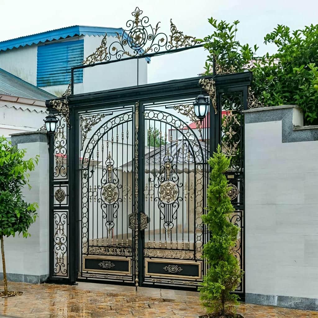 درب پارکینگ ساختمان چند واحدی کرکره‌ای با سیستم موتوردار