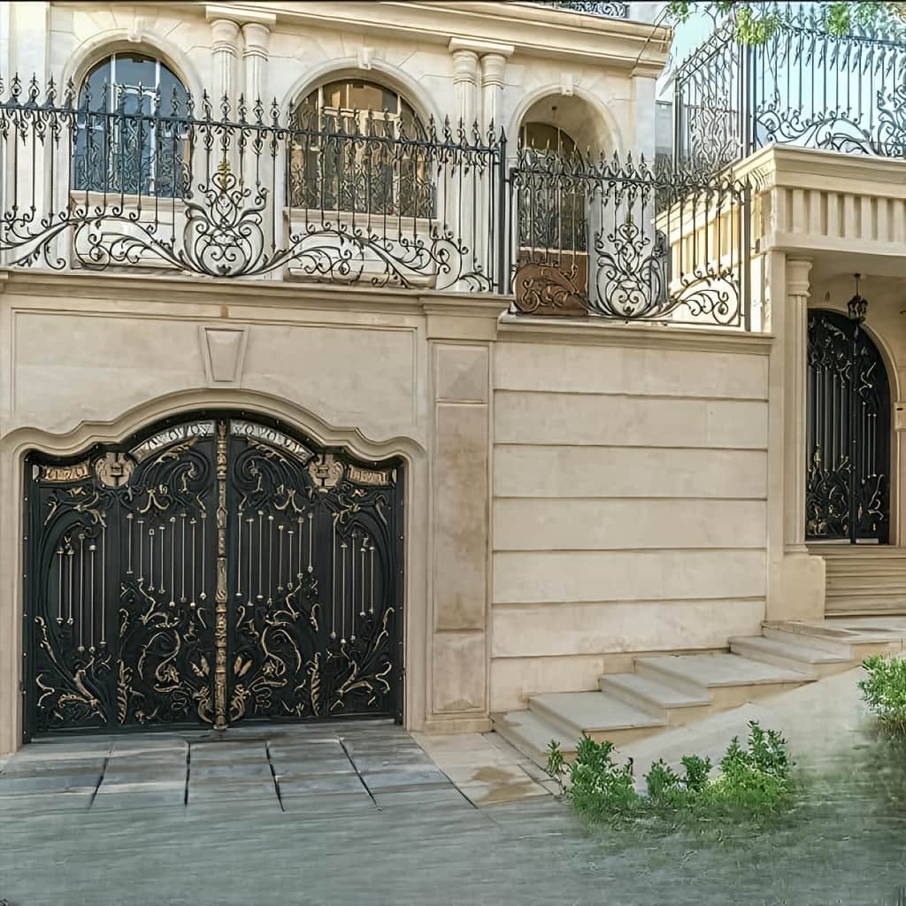 درب فلزی ریلی باغ حصاری با میزان دید متعادل