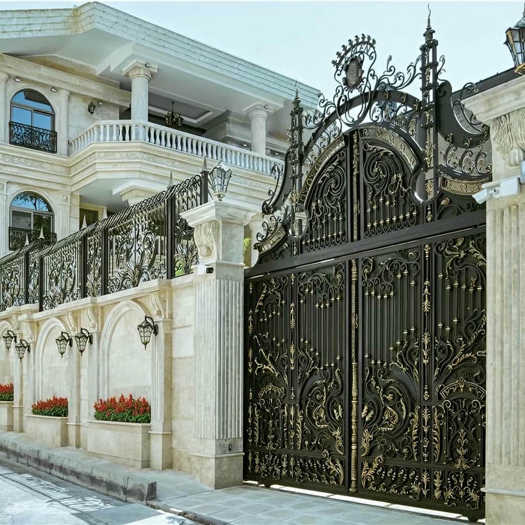 درب پارکینگ مدرن پنل مشبک با الگوی خطی