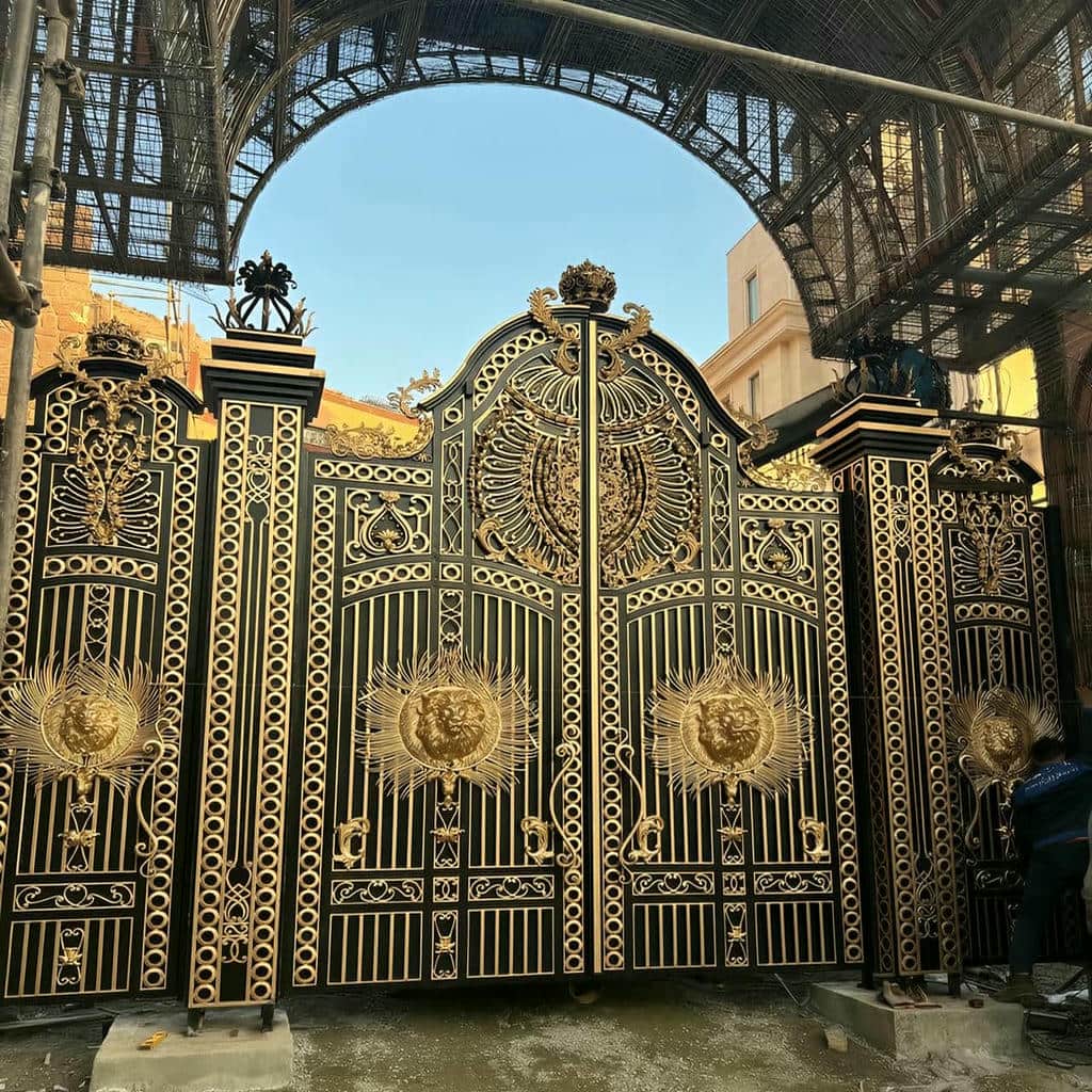 7 مدل درب پارکینگ شاسی فلزی تقویت شده