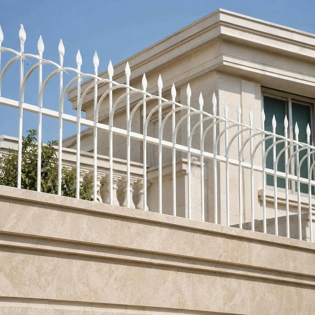 سفارش حفاظ دیوار سیم خاردار ترکیبی متناسب با عرض تاج